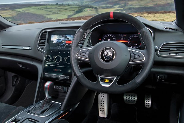 What Features Does The Renault Mégane RS 300 Trophy Have?